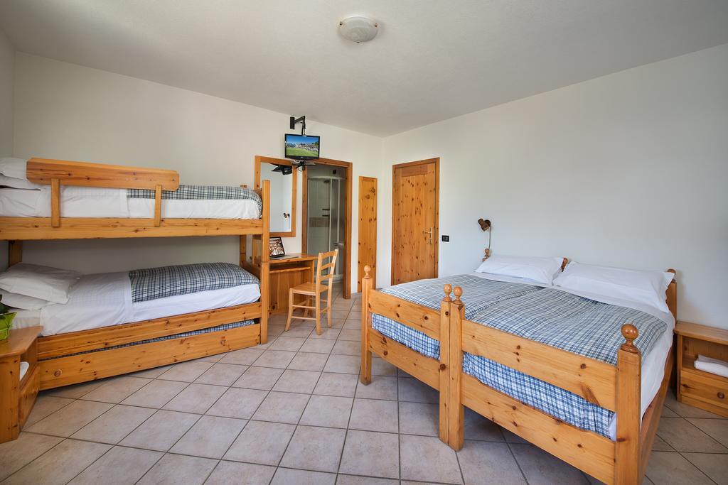 Hotel Gallo Cedrone Valdisotto Zimmer foto